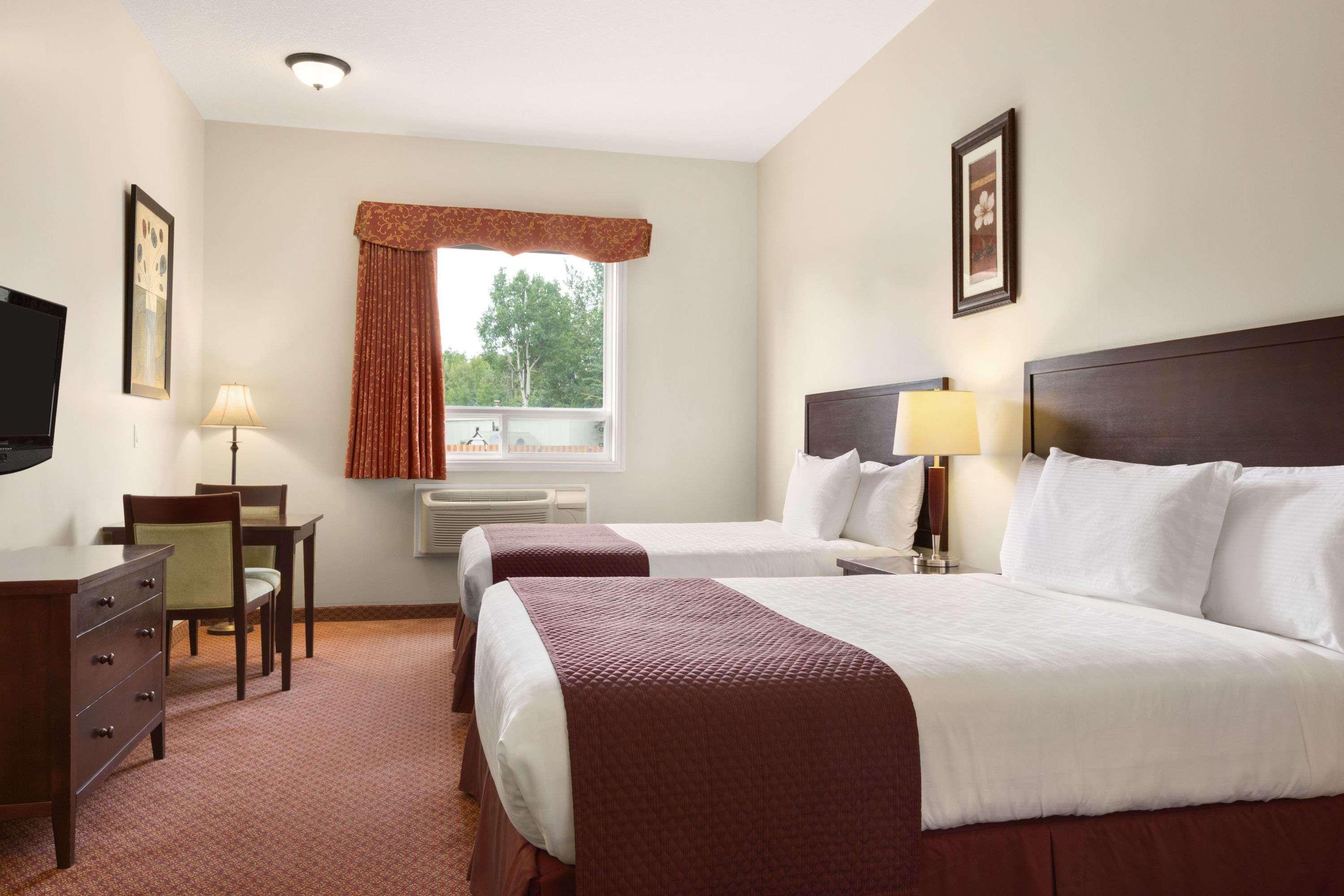 Days Inn By Wyndham Chetwynd Exteriör bild