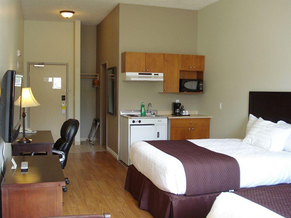 Days Inn By Wyndham Chetwynd Exteriör bild